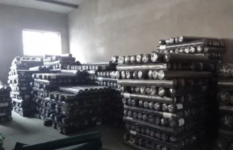 Agrotkanina OTWORY pod TUJE MALINY BORÓWKE KRZEWY itp. 0,8x10m