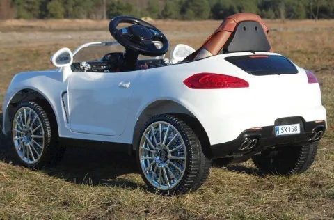 AUTO ROADSTER EXCLUSIVE Z ŚWIECĄCYMI KOŁAMI/SX158