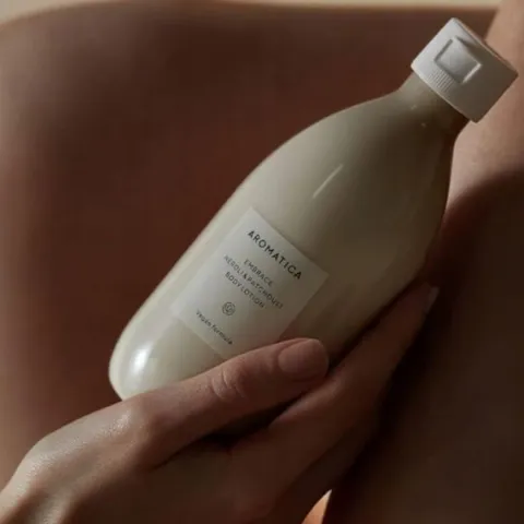 Balsam do Ciała Kwiatowy z olejkiem neroli paczuli Aromatica Embrace 300ml