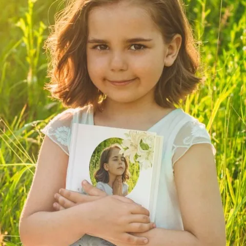 Biblia na KOMUNIĘ w szkatułce pamiątka Komunii dla dziewczynki +NADRUK