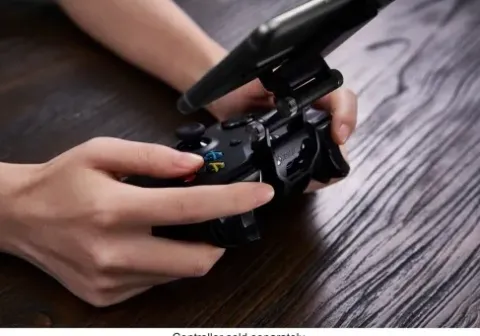 8BitDo uchwyt mobilny na pad Xbox One i Series X|S