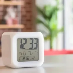 Budzik zegarek świecący kameleon termometr temperatura data wyświetlacz led