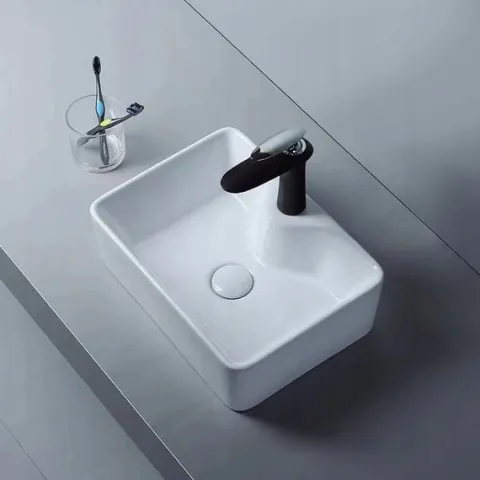 CERAMICZNA BIAŁA UMYWALKA NABLATOWA STAWIANA NA BLAT