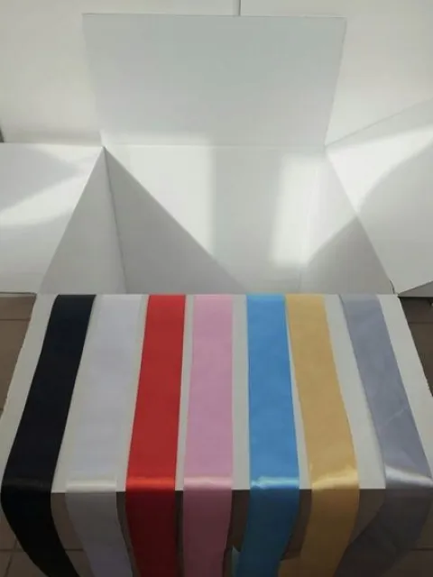 Duże pudełko prezentowe karton białe 50x50x50 cm z 2 satynowymi wstążkami