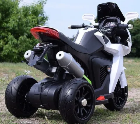 DUŻY MOTOR ŚCIGACZ Z SYMULACJĄ WYDECHU, MIĘKKIE KOŁA STRONG 2 EXCLUSIVE/6288A