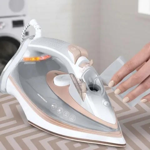 Żelazko parowe 3000W Berdsen BD-332 ceramiczna powłoka praca w pionie