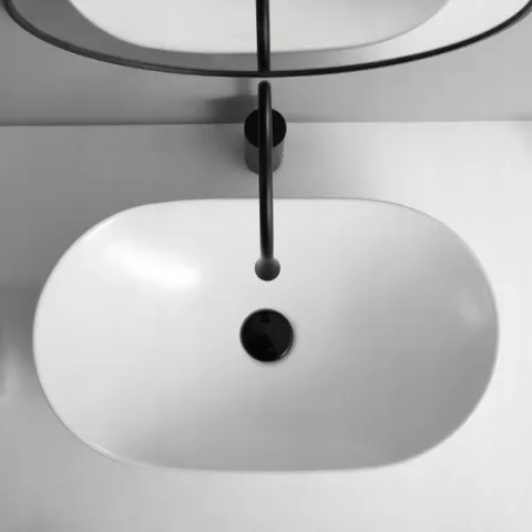 ELEGANCKA UMYWALKA NABLATOWA OWALNA CERAMICZNA BIAŁA NA BLAT POŁYSK