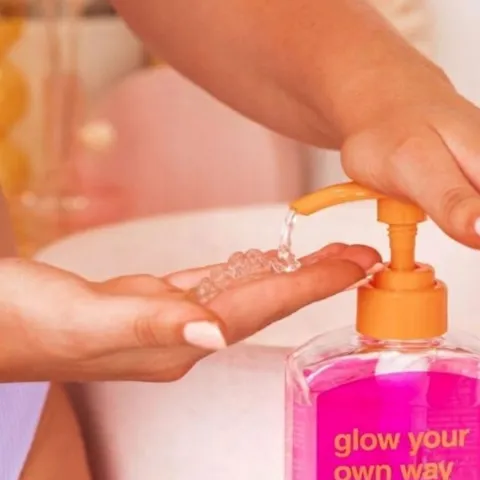 Żel samoopalający Przezroczysty bez smug b.tan Glow Your Own Way 473ml
