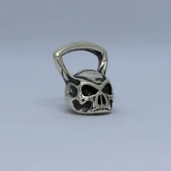 Fit Kolekcja - Zawieszka na łańcuszek srebrna KETTLEBELL CZASZKA