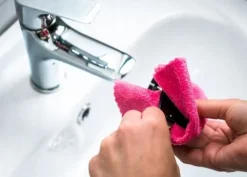 Japoński płyn do codziennego czyszczenia soczewek w okularach SOFT99 spray
