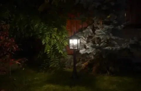 Kinkiet ogrodowy retro czarna lampa średniowieczna elewacyjna ogród E27