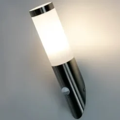 KINKIET ZEWNĘTRZNY Z CZUJNIKIEM RUCHU I ZMIERZCHU LAMPA ELEWACYJNA DO LED