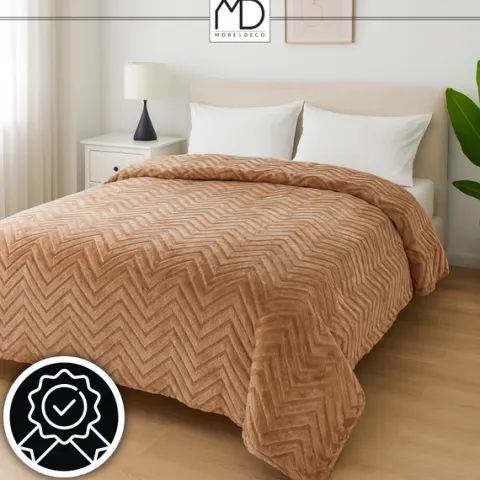 Koc ozdobny 200 x 220 cm narzuta na łóżko prezent pled brązowy wzór jodełka