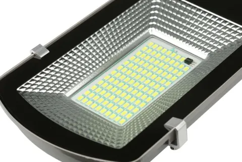 Lampa uliczna Interlook 800 W 80000 lm zasilanie solarne