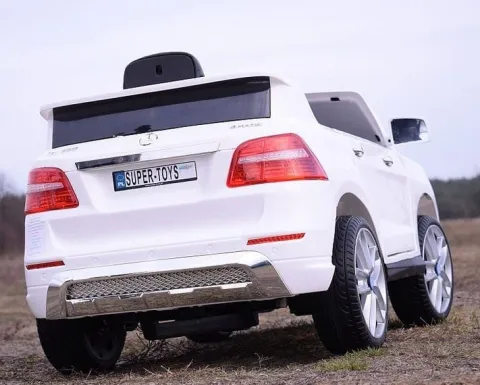 MERCEDES ML350 AMG TRZY SILNIKI, FUNKCJA BUJANIA,MIĘKKIE KOŁA, MIĘKKIE SIEDZENIE, MOCNY/ML350