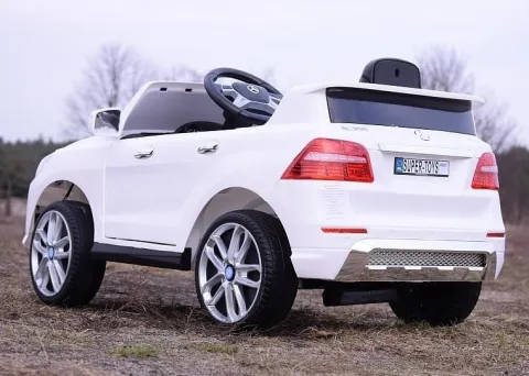 MERCEDES ML350 AMG TRZY SILNIKI, FUNKCJA BUJANIA,MIĘKKIE KOŁA, MIĘKKIE SIEDZENIE, MOCNY/ML350
