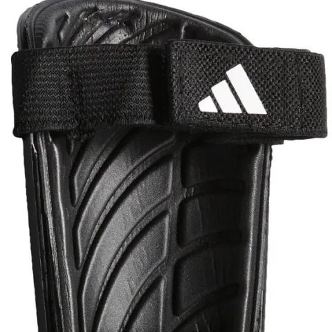 Ochraniacze piłkarskie adidas Tiro Match Club Jr IP3996 M