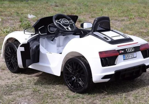 ORYGINALNE AUDI R8 SPYDER W NAJLEPSZEJ WERSJI, MIĘKKIE SIEDZENIE, PILOT 2.4 GHZ/ 2198