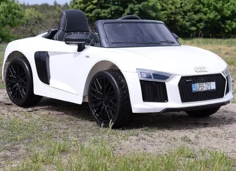 ORYGINALNE AUDI R8 SPYDER W NAJLEPSZEJ WERSJI, MIĘKKIE SIEDZENIE, PILOT 2.4 GHZ/ 2198