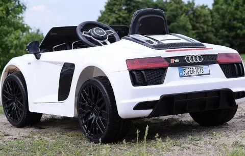 ORYGINALNE AUDI R8 SPYDER W NAJLEPSZEJ WERSJI, MIĘKKIE SIEDZENIE, PILOT 2.4 GHZ/ 2198