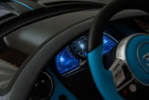 ORYGINALNE BUGATTI DIVO PEŁNA OPCJA, MIĘKKIE KOŁA, MIĘKKIE SIEDZENIE/HL338
