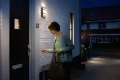 PHILIPS Kinkiet Ogrodowy Elewacyjny LAMPA z czujnik LED 12W 2700K PETRONIA