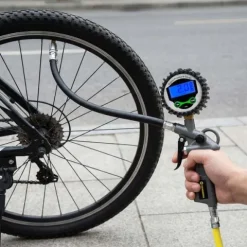 Pistolet do pompowania kół z manometrem cyfrowy wyświetlacz elektroniczny Humberg HM-260