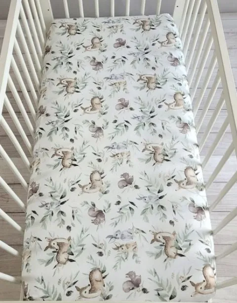 Prześcieradło bawełniane z gumką do łóżeczka 120x60 cm - woodland olive