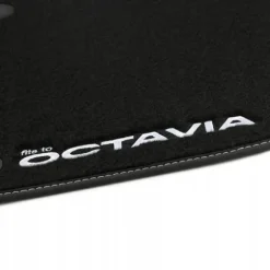 SKODA Octavia II 2008-2012 Dywaniki welurowe LOGO