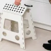 Taboret stołek składany antypoślizgowy krzesło podest 150kg 39cm biały