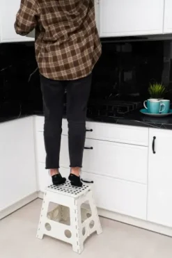 Taboret stołek składany antypoślizgowy krzesło podest 150kg 39cm biały