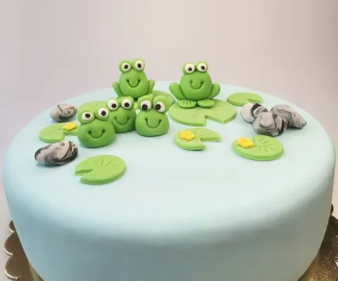 Zestaw na tort żabki żaby 5szt + dodatki /ZNK5